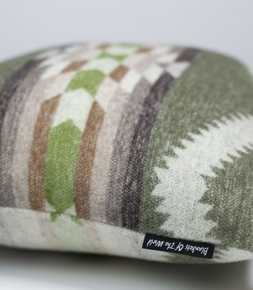 Decorative cushion Mapu Green texture detail