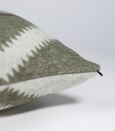 Decorative cushion Mapu Green zip detail