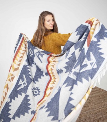 Decorative blanket Colibri Ocean with a model