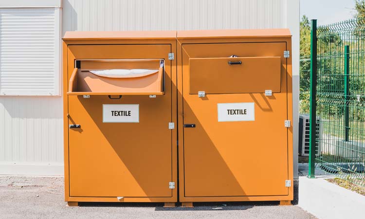 Conteneur de collecte de textile pour le recyclage